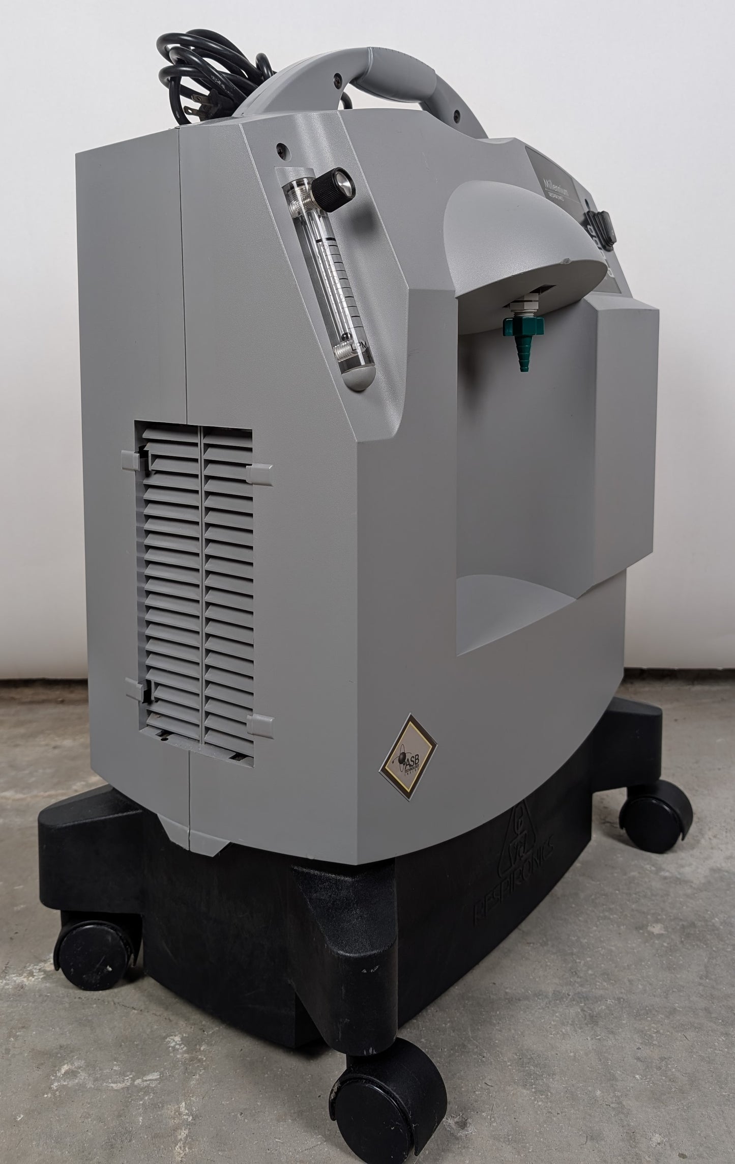 Respironics Millennium M605 Oxygen Concentrator 5LPM Medical Grade O2 Generator 9795 Hours