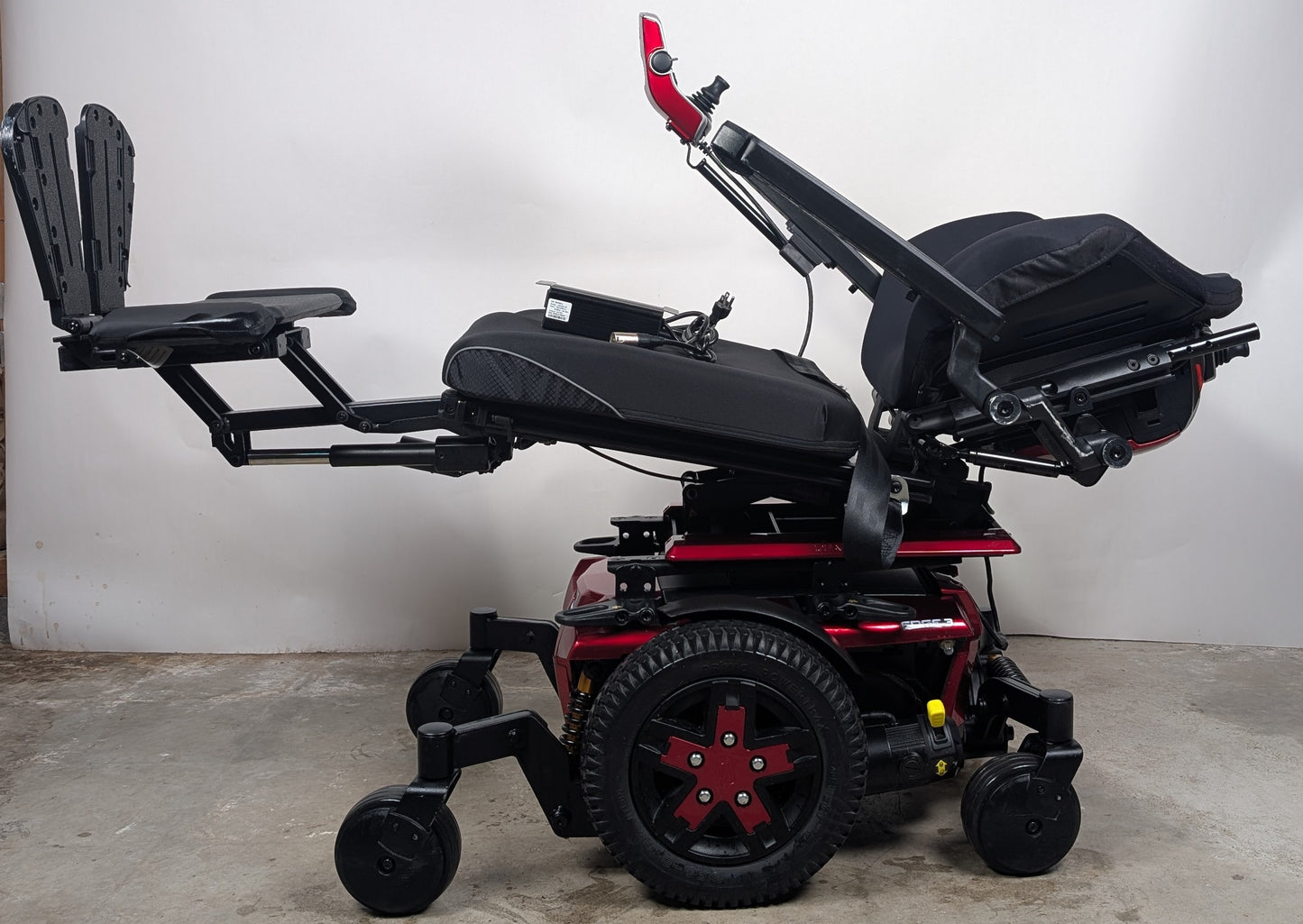 Quantum Q6 Edge 3 Power Wheelchair-New Batteries-iLevel Compatible
