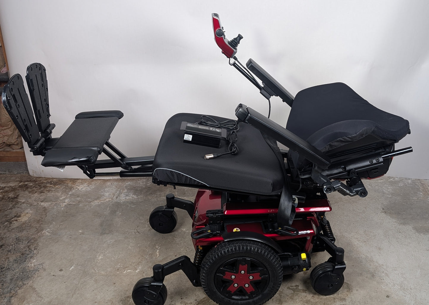 Quantum Q6 Edge 3 Power Wheelchair-New Batteries-iLevel Compatible
