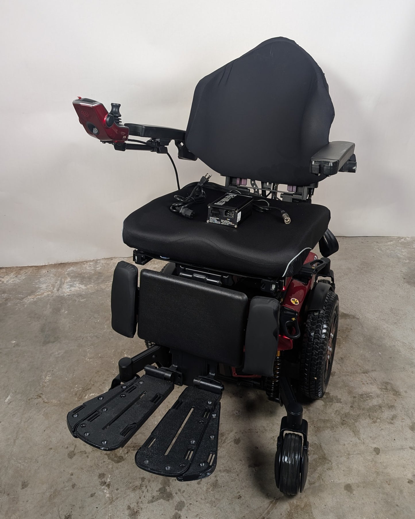 Quantum Q6 Edge 3 Power Wheelchair-New Batteries-iLevel Compatible