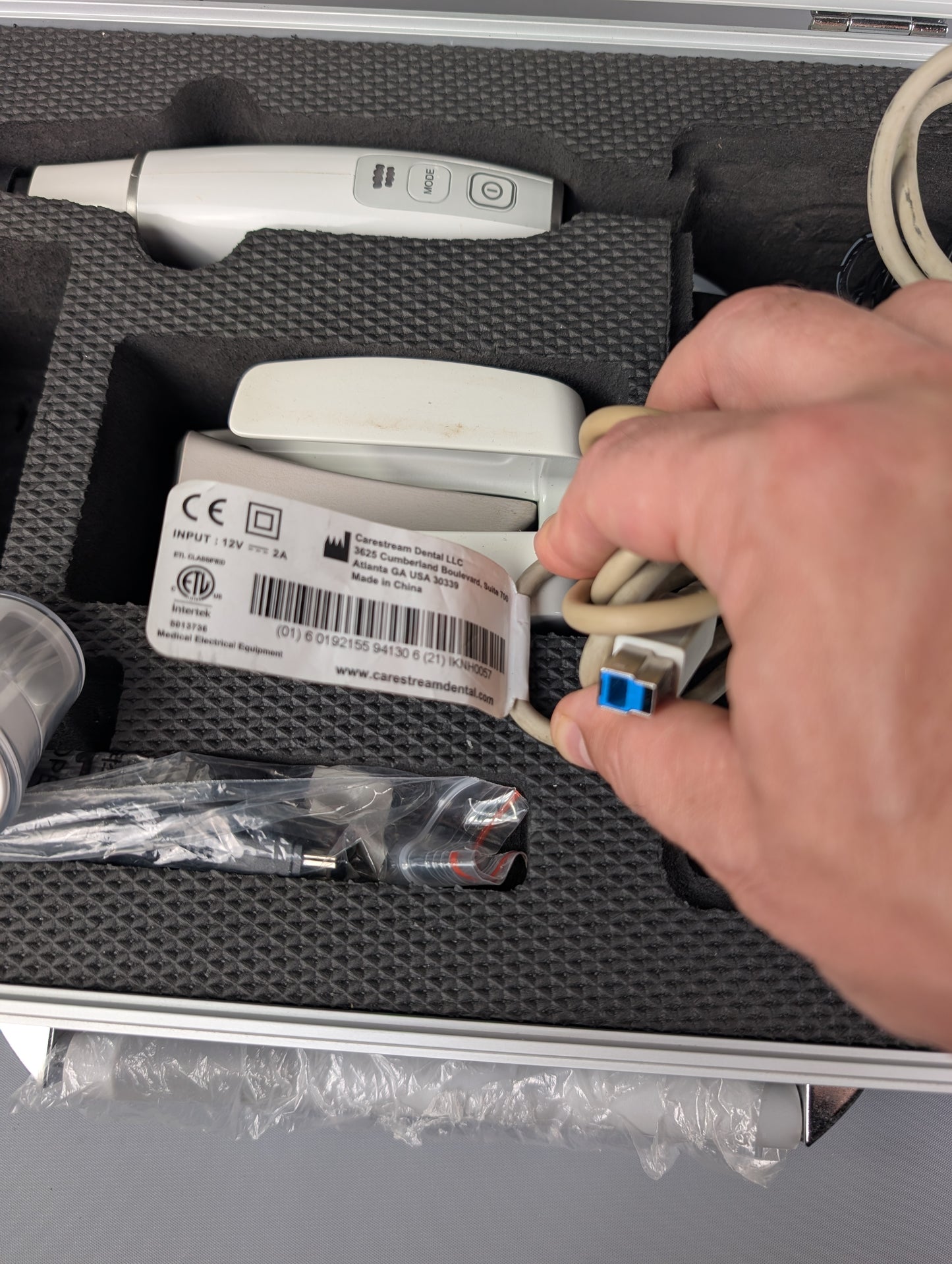 Carestream CS 3700 Dental Intraoral Scanner Kit--Tip, Calibration Tool, and Case